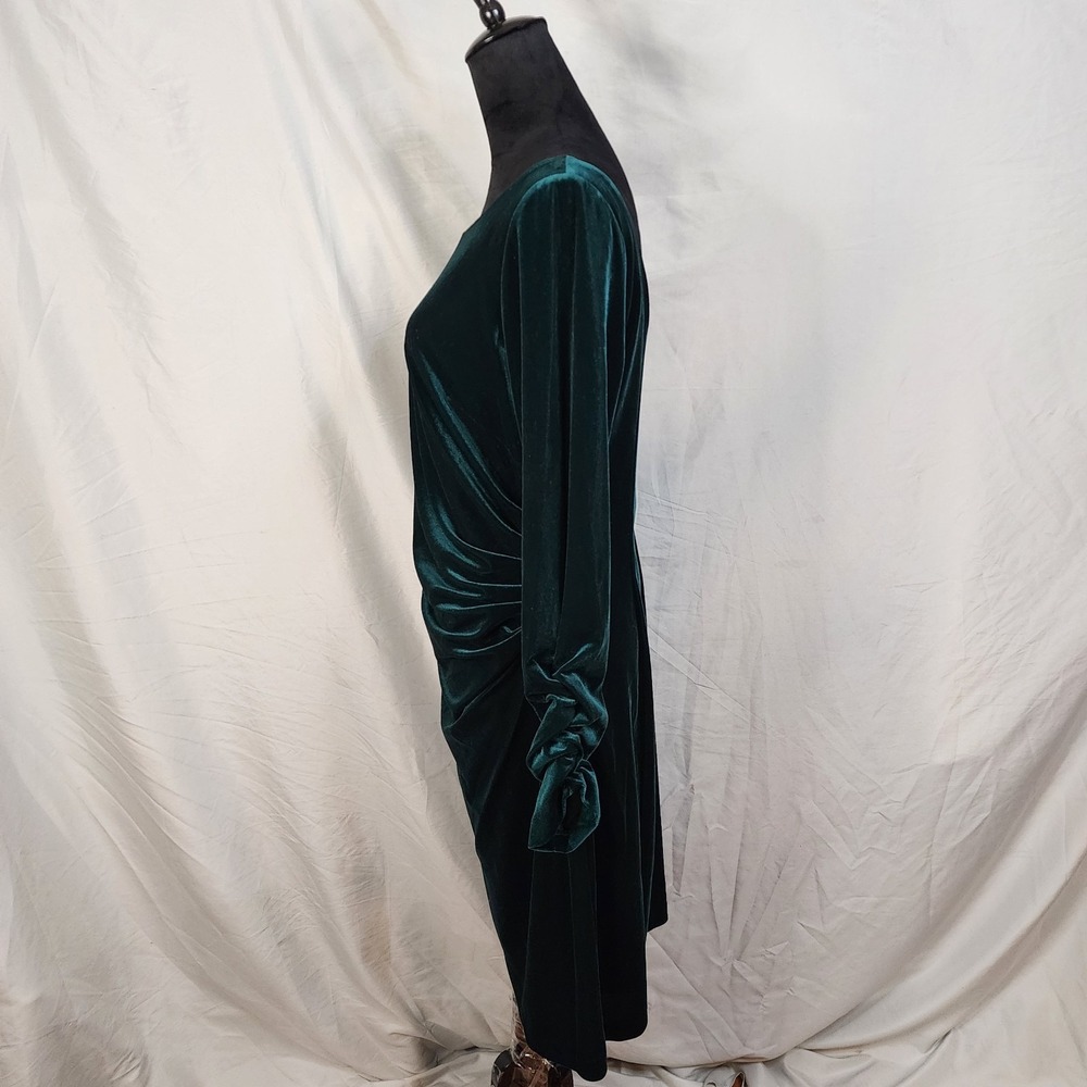 New! VINCE CAMUTO Size 14 Green Velvet Drape Ruched Knee Length Cocktail Dress - Picture 3 of 13